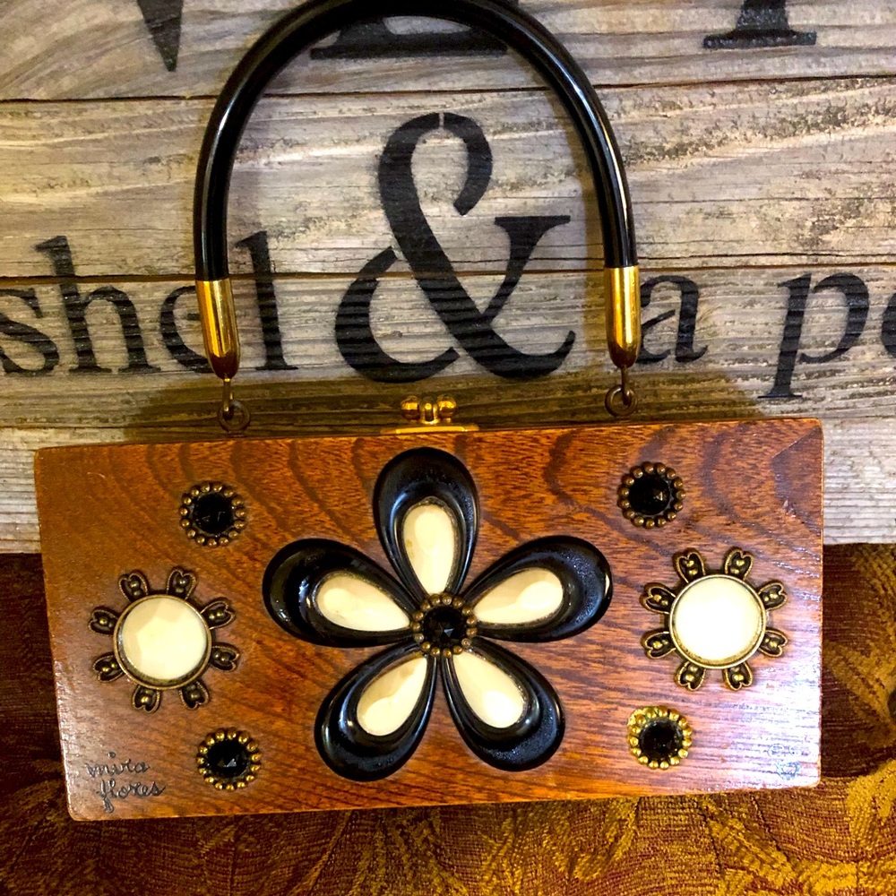 Gorgeous Vintage 1970’s Enid Collins box bag